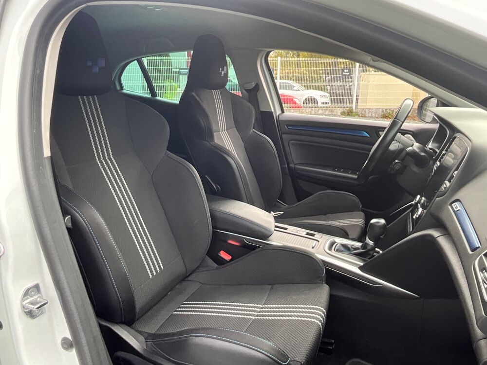 M&eacute;gane GT 160CH / CARPLAY / SIEGE BAQUET / BLEUTOOTH 2019 occasion 17000 La Rochelle