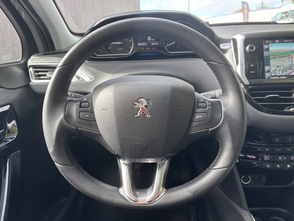208 GENERATION-I 1.2 VTI 80 ALLURE-TOIT PANORAMIQUE-BLUETOOTH-GP 2014 occasion 76150 Saint-Jean-du-Cardonnay