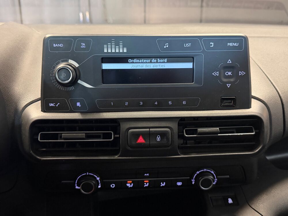 Combo VP COMBI 1.5 D 100 Ch L1H1 ENJOY ATTELAGE/ ENTRETIEN CONSTRUCTE 2018 occasion 24750 Tr&eacute;lissac