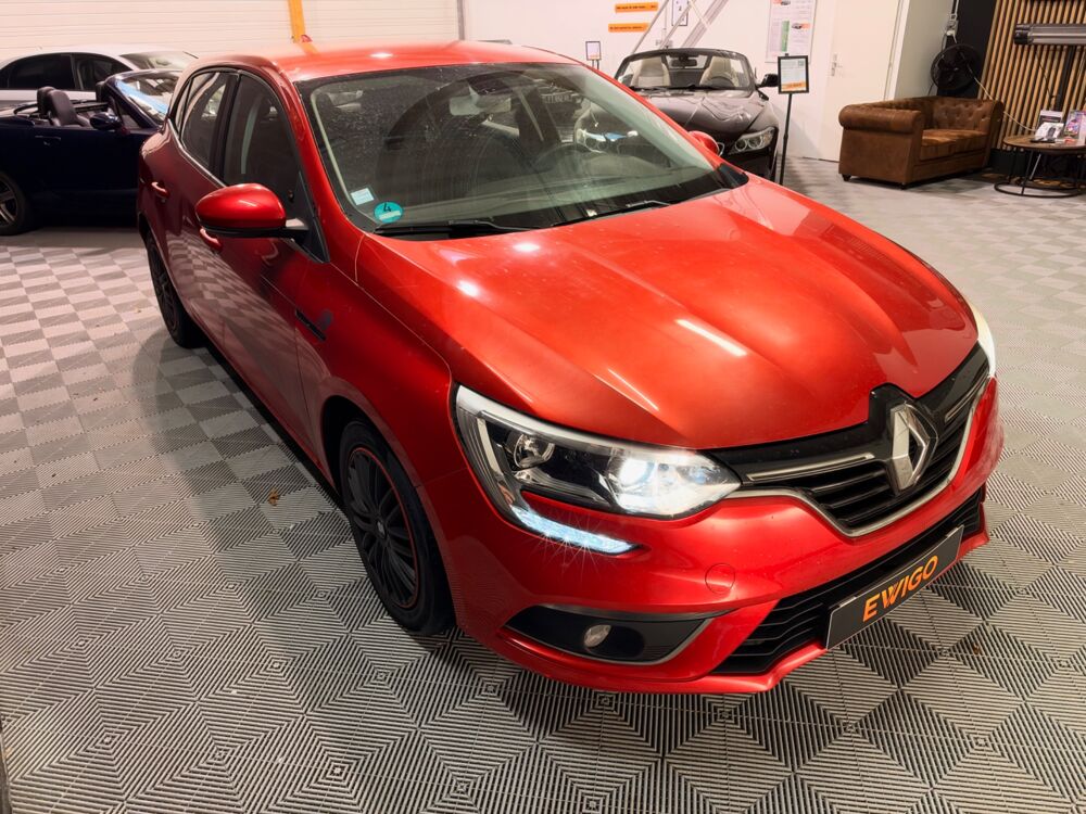M&eacute;gane 1.2 TCE 100ch ENERGY INTENSE/ REGULATEUR/ LIMITATEUR/ CLIM A 2016 occasion 78125 Gazeran