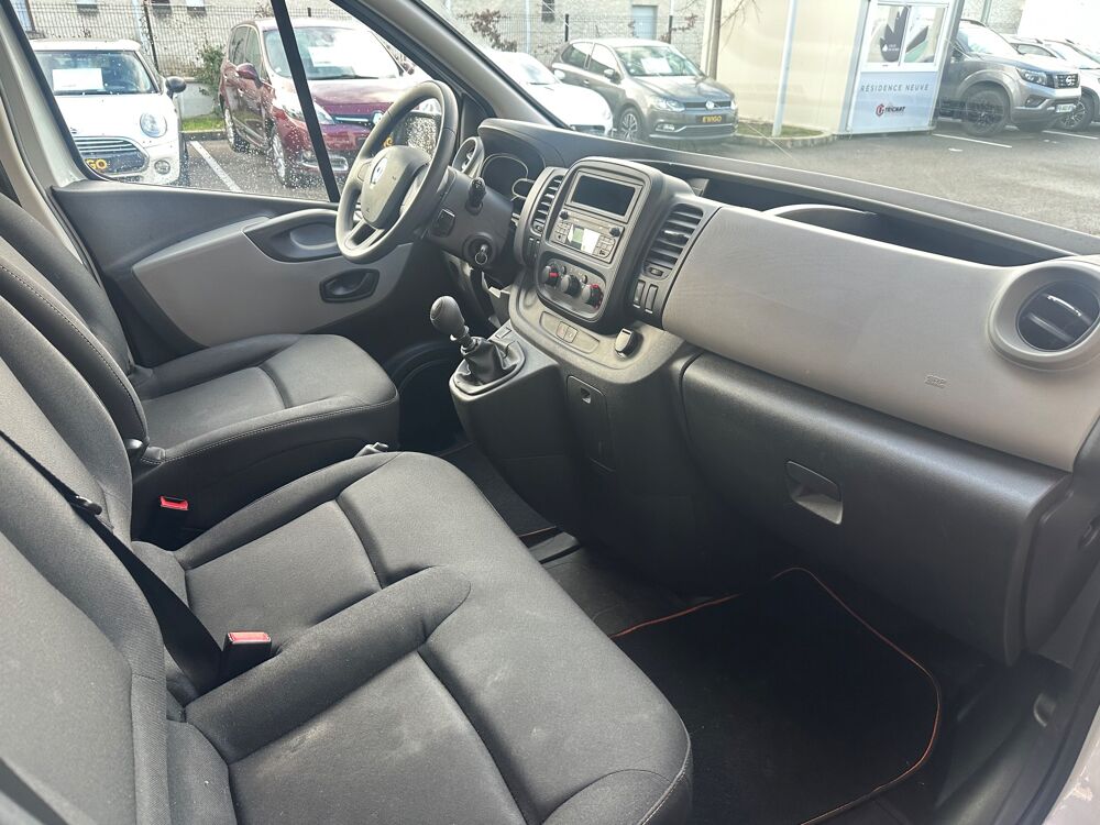 Trafic COMBI 1.6 DCI 125ch L1 LIFE 9 PLACES 2016 occasion 38420 Le Versoud