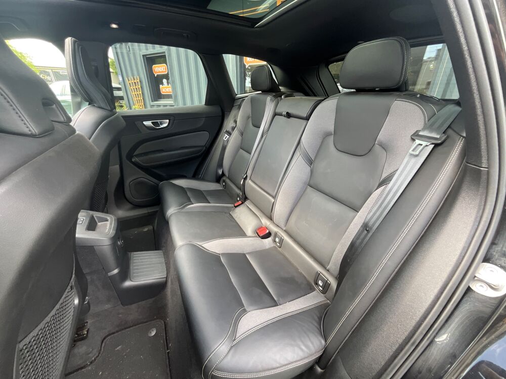 XC60 Black &eacute;dition II T6 253cv+145cv SIEGES CHAUFFANTS AV/AR / RE 2023 occasion 17000 La Rochelle