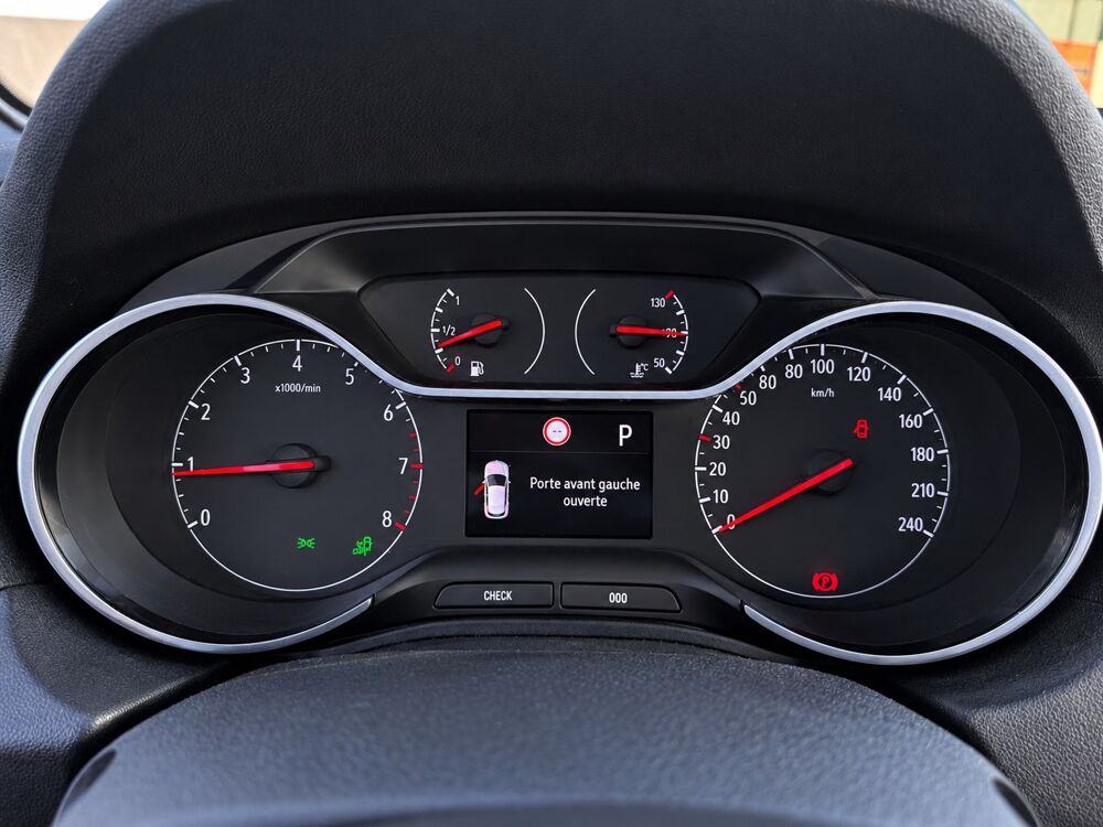 Grandland x 1.2 130Ch - ULTIMATE BVA8 - CARPLAY - SI&Egrave;GES CHAUFFANTS - EN 2019 occasion 26000 Valence