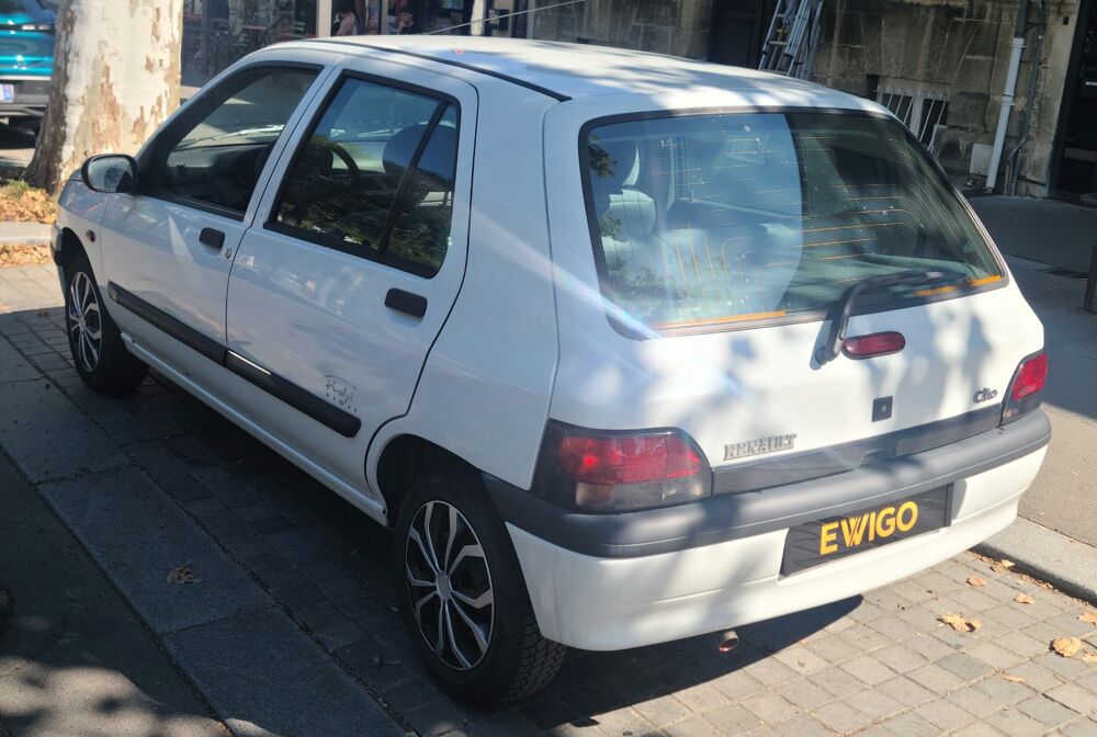 Clio 1.4 75 FIDJI BVA 1997 occasion 33100 Bordeaux
