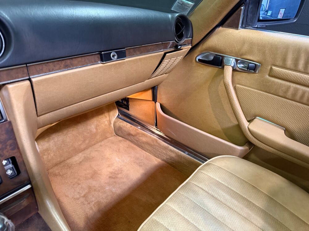 Classe A 560 (R107) V8 5.5 230CH CABRIOLET HARD TOP 1988 occasion 78125 Gazeran