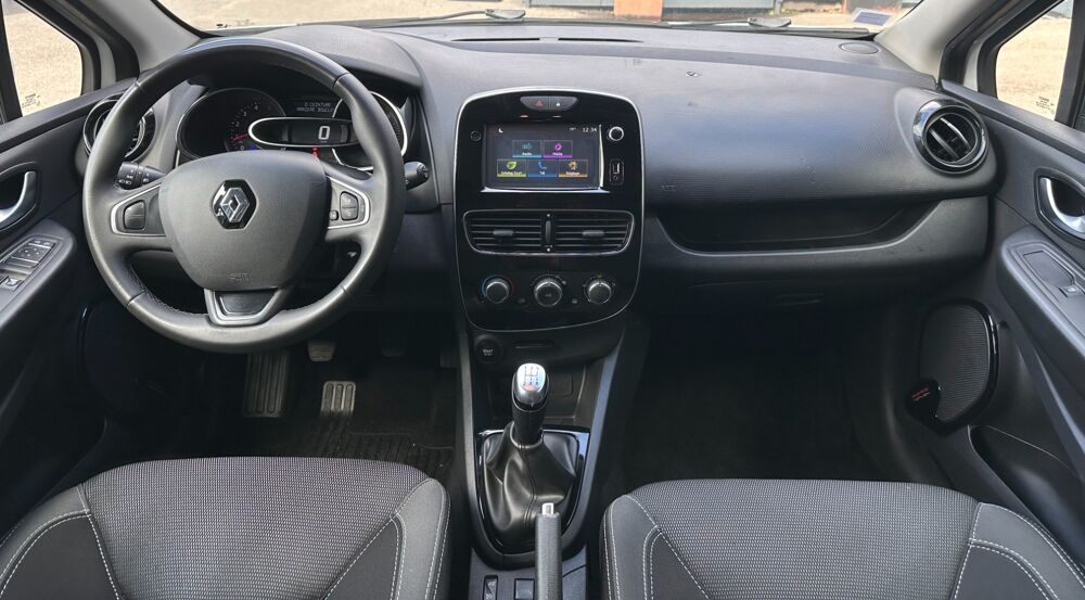Clio 1.5 DCI 75 CH / BUSINESS / CLIM - GPS - BLUETOOTH - REGULATE 2017 occasion 44220 Cou&euml;ron