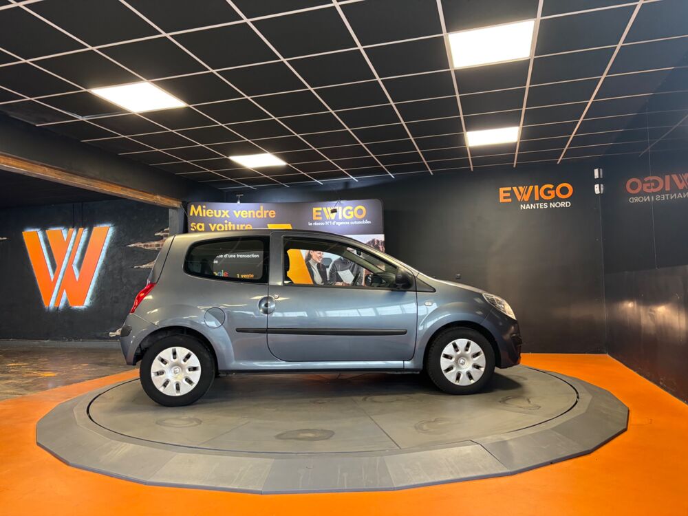 Twingo 1.2 75 AUTHENTIQUE/DISTRIBUTION NEUVE & ENTRETIEN OK/ FAIBLE 2009 occasion 44300 Nantes