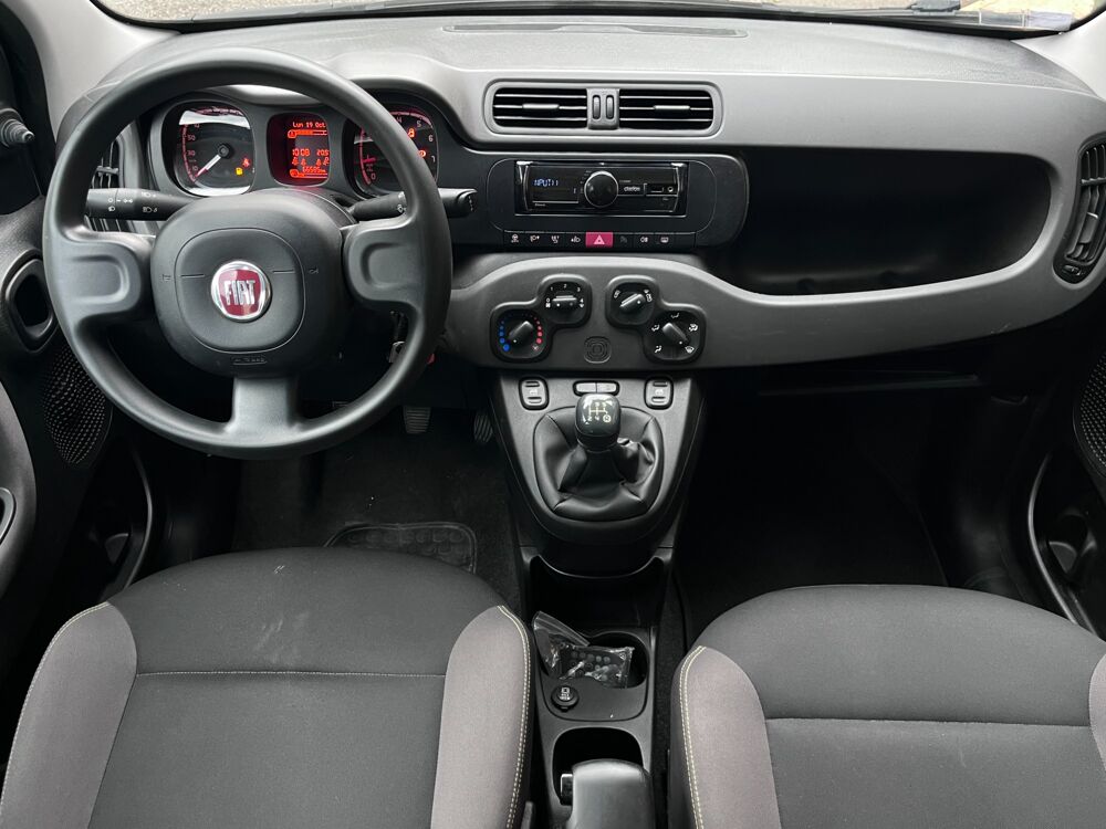 Panda 1.2 70ch YOUNG EDITION * DISTRIBUTION NEUVE * CLIMATISATION 2014 occasion 13009 Marseille