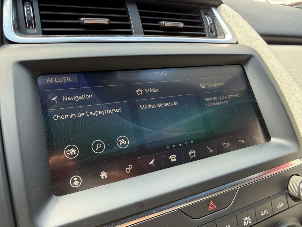 E-PACE 2.0 D 180 ch R-DYNAMIC HSE AWD - ENTRETIEN CONSTRUCTEUR 2019 occasion 65290 Juillan