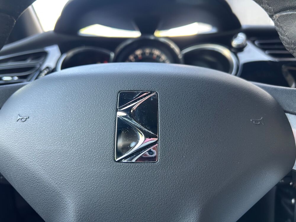 DS3 1.2 L VTI 80ch CHIC CAMERA DE RECUL SI&Egrave;GES CHAUFFANTS AV 2014 occasion 38420 Le Versoud