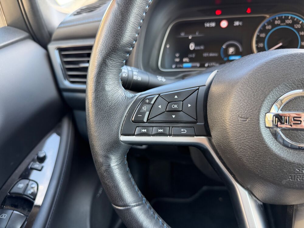 Leaf 217CH 62 KWH TEKNA 19.5 - SUIVI COMPLET NISSAN 2020 occasion 13700 Marignane