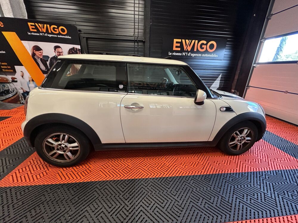 Cooper 1.6 100 ONE Docklands - TOIT OUVRANT 2013 occasion 83600 Fr&eacute;jus