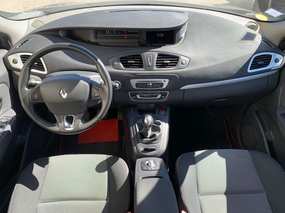 Grand scenic IV 1.6 DCI 130cv ENERGY BUSINESS / 2EME MAIN / ENTRETIEN CONSTR 2014 occasion 69420 Ampuis
