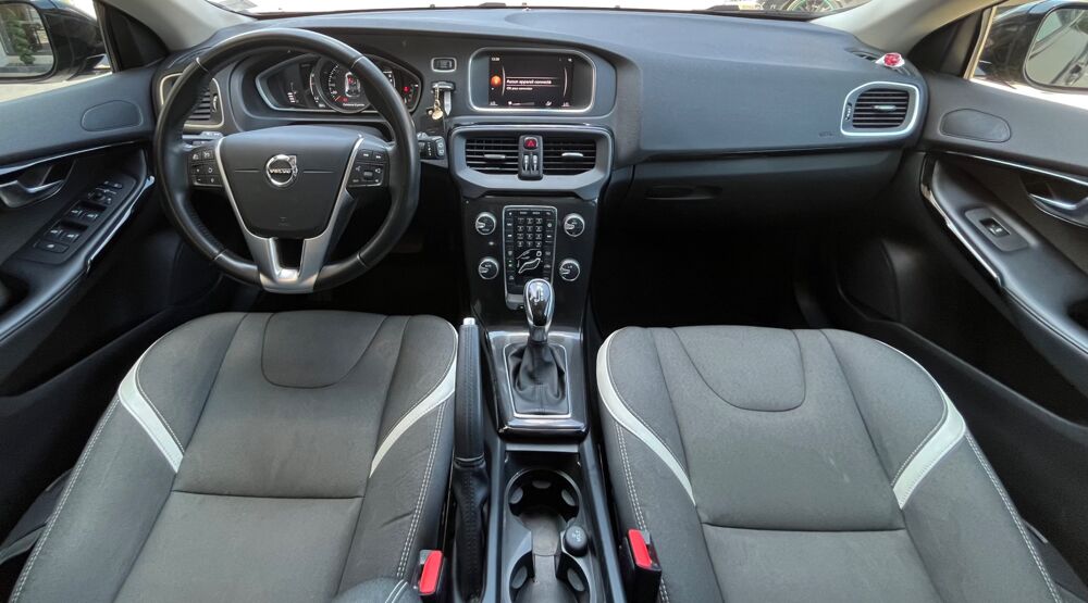 V40 II (2) 1.5 T2 122 MOMENTUM GEARTRONIC 6 + CARPLAY + TOIT PAN 2018 occasion 54000 Nancy
