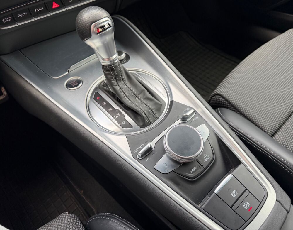 TT III (2) COUPE 40 TFSI 197 S LINE S TRONIC 7 + CARPLAY 2022 occasion 54000 Nancy