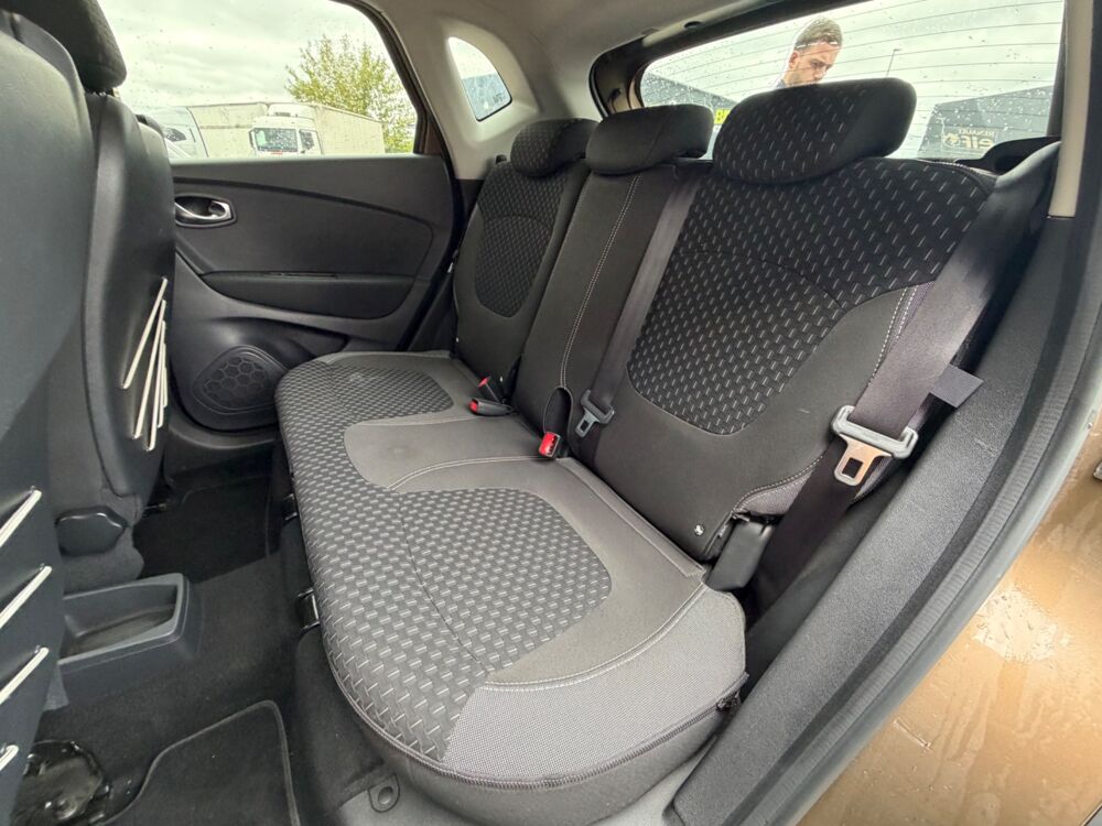 Captur 1.5 DCI 110Ch INTENS - ATTELAGE - CAMERA DE RECUL - CLIMATIS 2017 occasion 27000 &Eacute;vreux