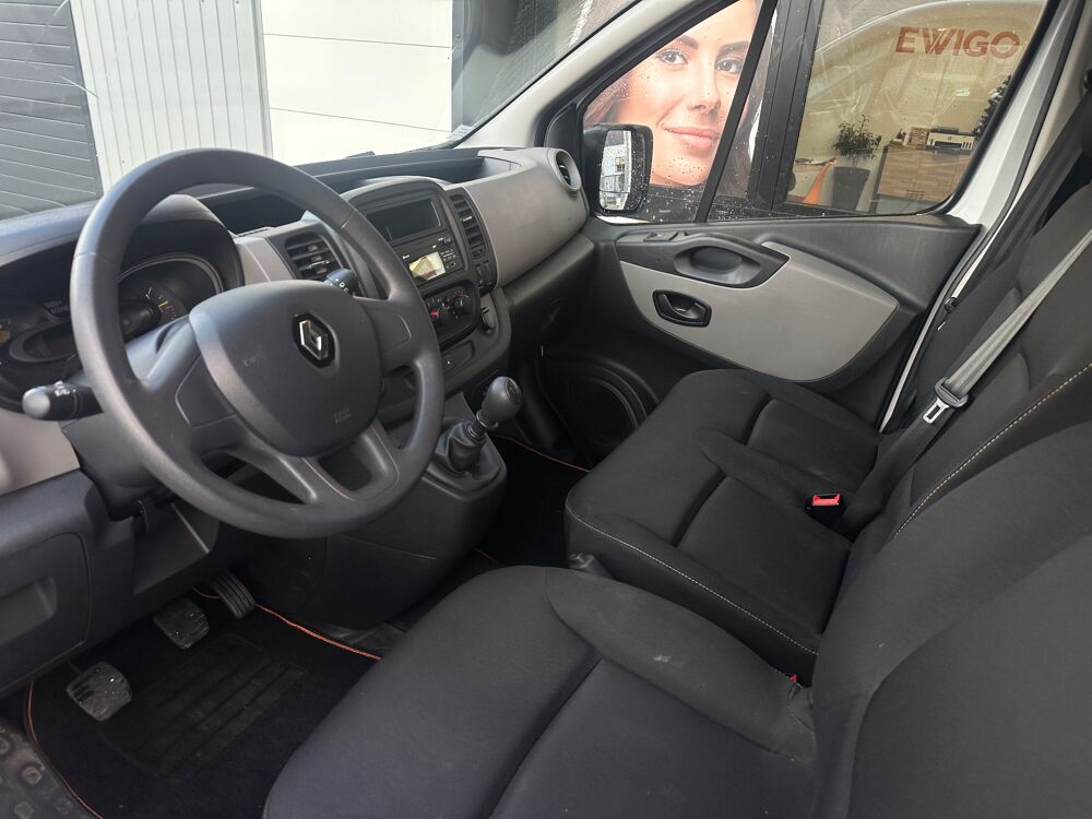 Trafic COMBI 1.6 DCI 125ch L1 LIFE 9 PLACES 2016 occasion 38420 Le Versoud