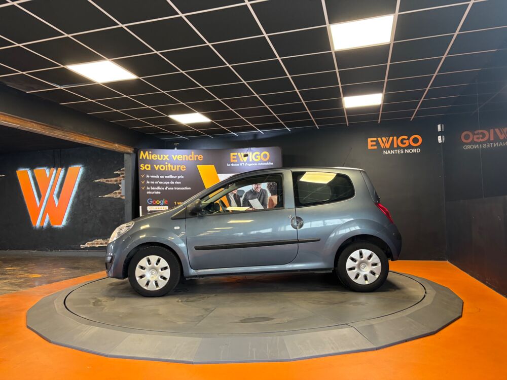 Twingo 1.2 75 AUTHENTIQUE/DISTRIBUTION NEUVE & ENTRETIEN OK/ FAIBLE 2009 occasion 44300 Nantes