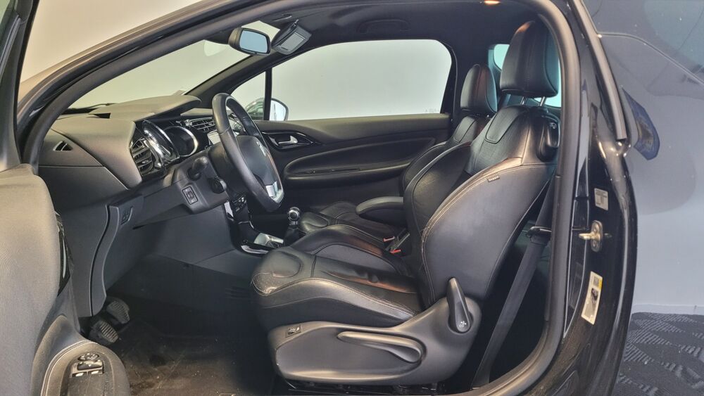 DS3 1.6 HDI 90ch AIRDREAM SOCHIC + SIEGES CHAUFFANTS 2014 occasion 21850 Saint-Apollinaire
