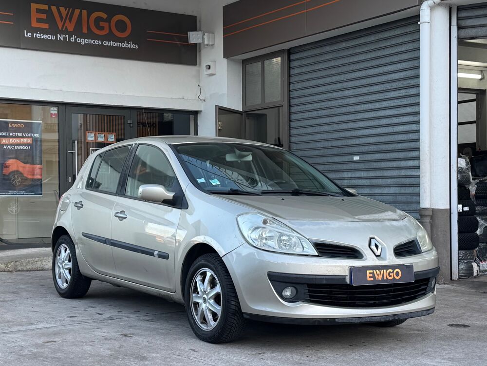 Clio 1.5 DCI 105 + CLIM + RADAR ARRIERE + D&Eacute;MARRAGE SANS CL&Eacute; 2007 occasion 54000 Nancy