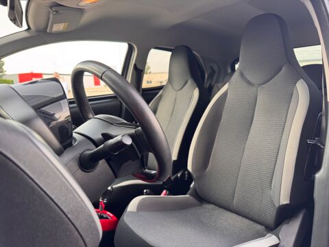 Aygo 1.0 VVTI 70 X-Play X-Shift / CAMERA DE RECUL / CARPLAY / CLI 2021 occasion 26000 Valence