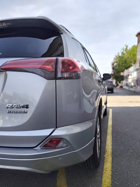 RAV 4 2.5 197cH HYBRID FULL-HYBRID SILVER EDITION 2WD CVT 2018 occasion 74600 Seynod