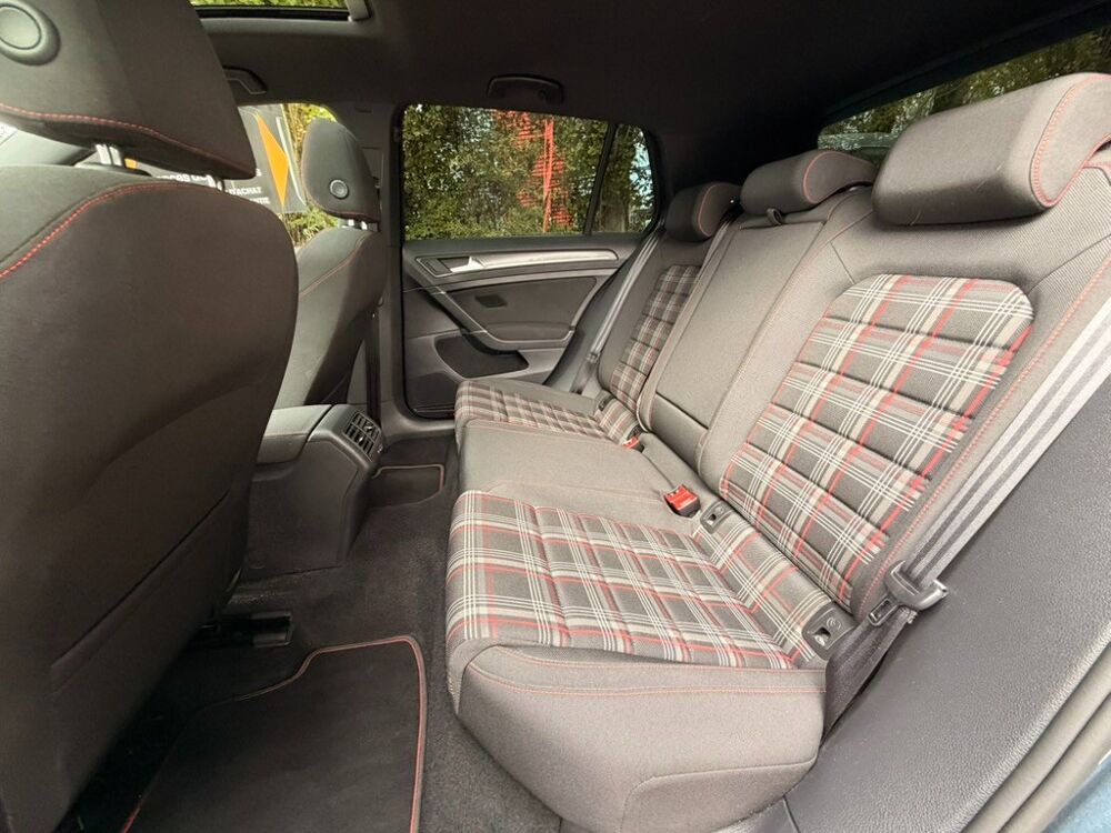 Golf 2.0 TSI 230Ch BLUEMOTION GTI DSG BVA - CAMERA DE RECUL - TOI 2018 occasion 76150 Saint-Jean-du-Cardonnay
