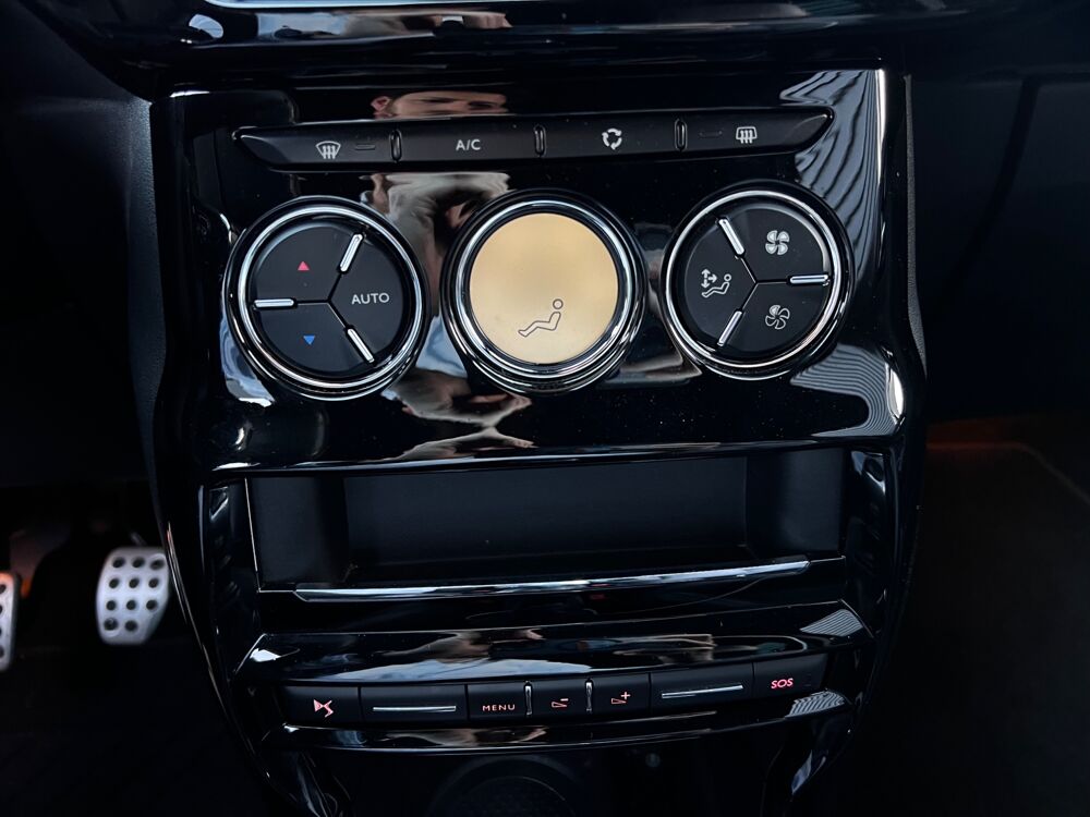 DS3 Cabriolet 1.6 HDI 120ch - Sport Chic - Carplay - Cuir - Phar 2016 occasion 44220 Cou&euml;ron