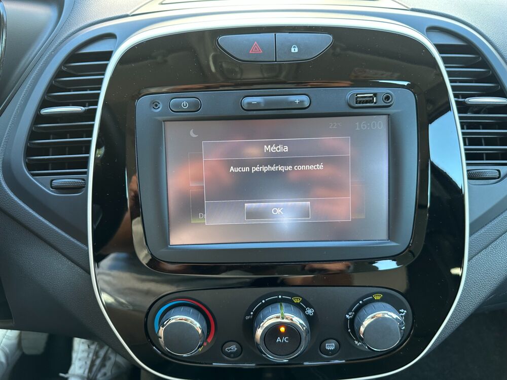 Captur 1.5 DCI 90 CH / BUSINESS / RADAR AR - GPS - REGUL - BLUETOOT 2018 occasion 44220 Cou&euml;ron