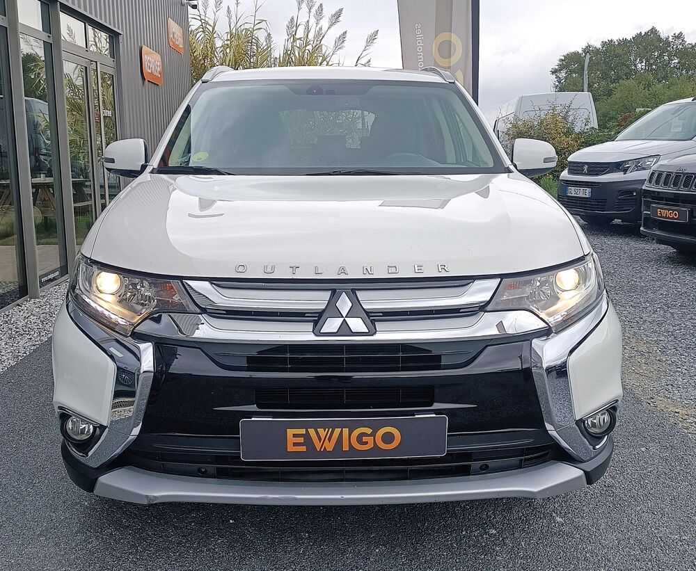 Outlander 2.2 DID 150 INTENSE NAVI 2WD 5 places 2017 occasion 33210 Maz&egrave;res