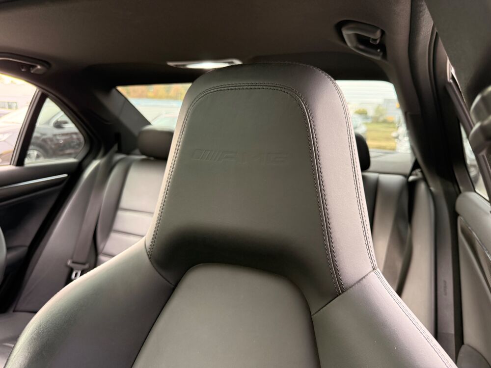 Classe C C63 AMG W204 457ch - Pack Performance - Carbone - Toit ouvra 2009 occasion 44220 Cou&euml;ron