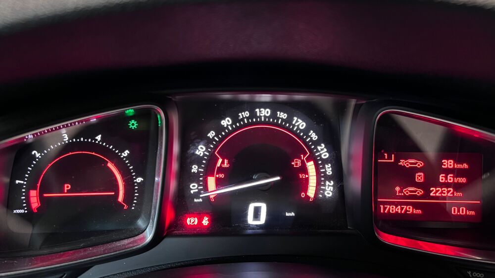 DS5 1.6 BLUEHDI 120 Ch S&S SO CHIC EAT6 - DISTRI NEUVE - CARPLAY 2018 occasion 33610 Cestas