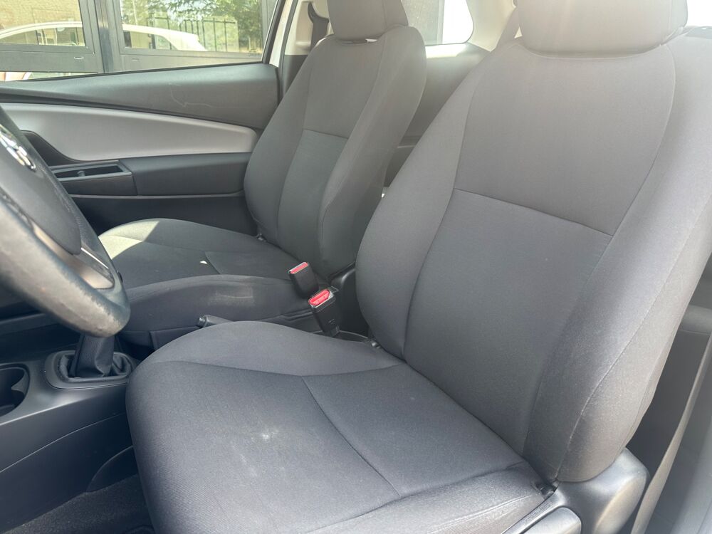 Yaris 1.L VVTI 70ch ACTIVE 2014 occasion 38420 Le Versoud