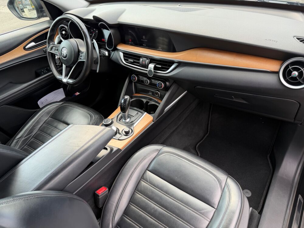 Stelvio 2.2 D 210 CH LUSSO Q4 BVA COURROIE DE DISTRIBUTION OK / CAM&Eacute; 2017 occasion 40000 Mont-de-Marsan