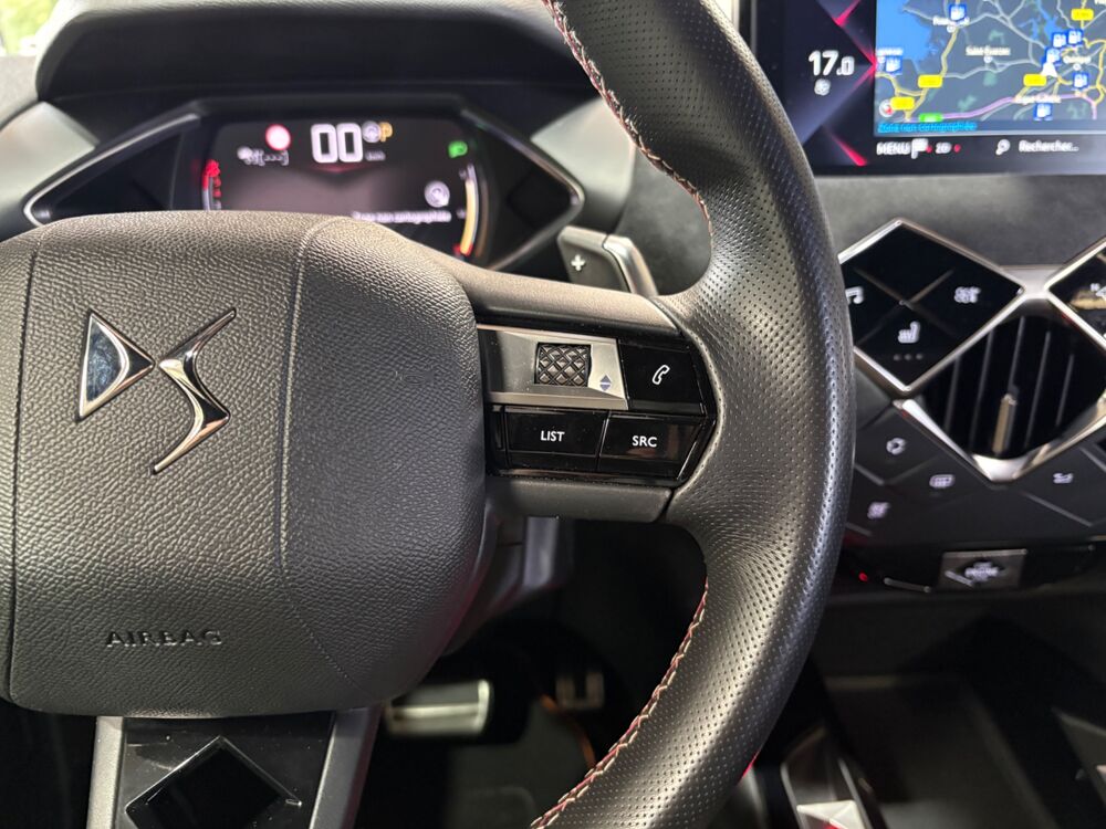 DS3 CROSSBACK 1.5 130 CH PERFORMANCE LINE EAT8 / RADARS AV & AR 2022 occasion 29000 Quimper