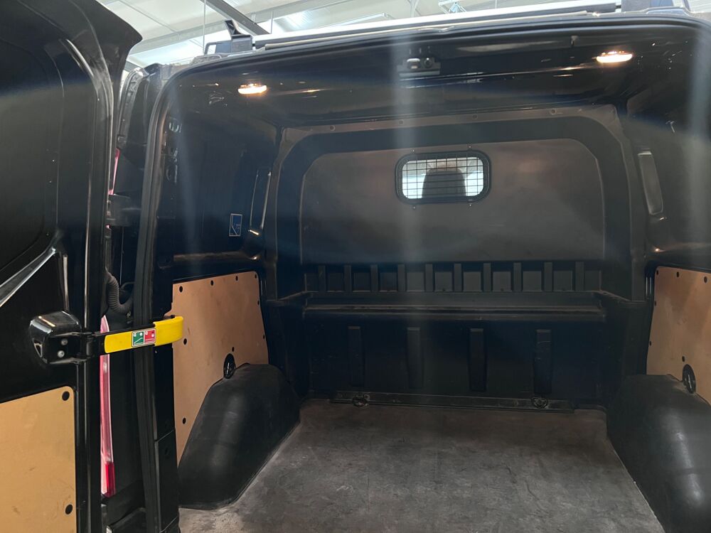 Transit Custom 2.0 ECOBLUE 170 Ch L1H1 SPORT - BVM6 - TVA RECUPERABLE -5 PL 2019 occasion 33610 Cestas