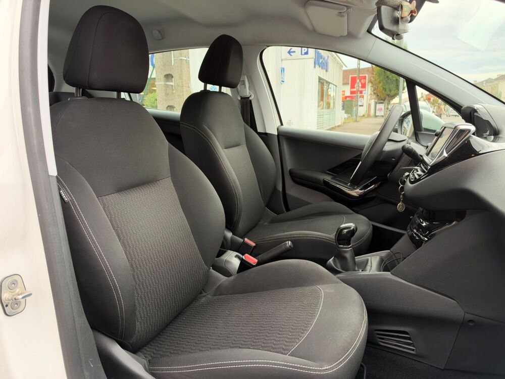 208 1.5 BLUEHDI 100 CH ACTIVE / CARPLAY / CLIMATISATION BI-ZONE 2019 occasion 40000 Mont-de-Marsan