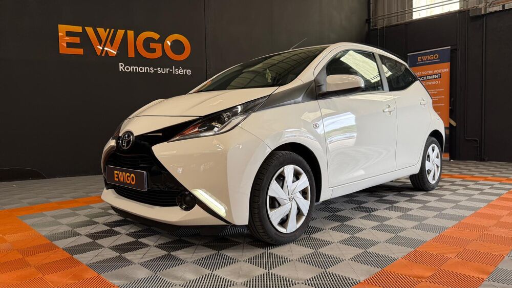 Aygo 1.0 VVTI 70 X-CITE X-SHIFT BVA 2017 occasion 26100 Romans-sur-Is&egrave;re