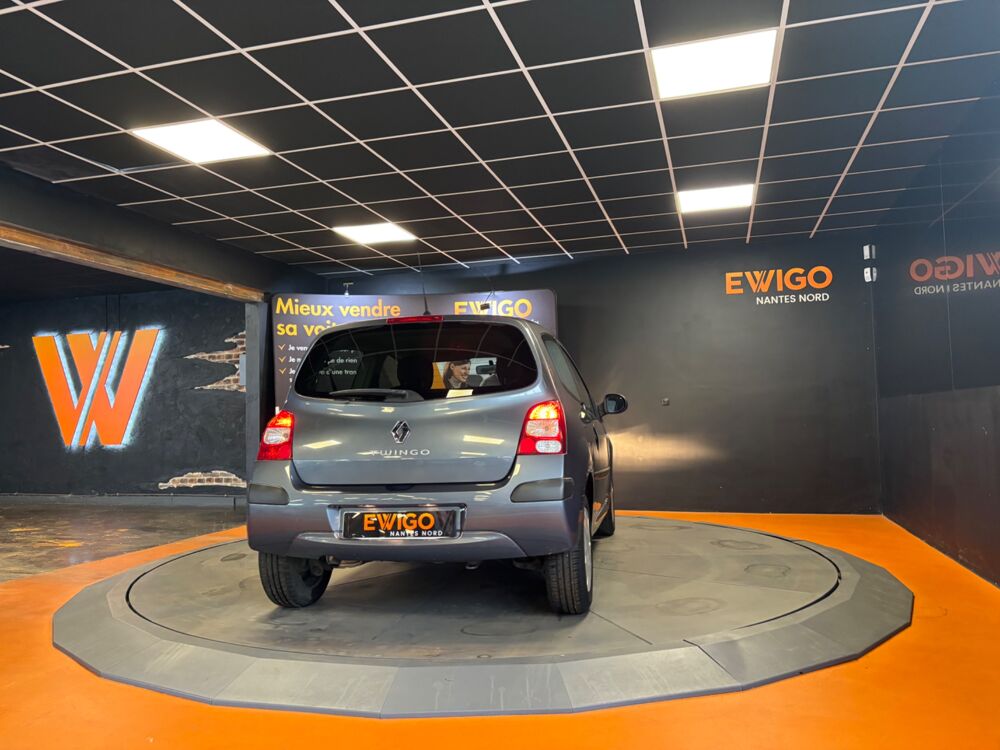 Twingo 1.2 75 AUTHENTIQUE/DISTRIBUTION NEUVE & ENTRETIEN OK/ FAIBLE 2009 occasion 44300 Nantes