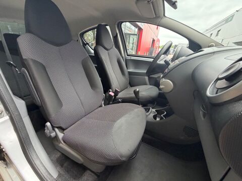 Aygo 1.0 VVTI 70CH - MOTEUR &Agrave; CHAINE - VERROUILLAGE CENTRALIS&Eacute; - 2010 occasion 76150 Saint-Jean-du-Cardonnay