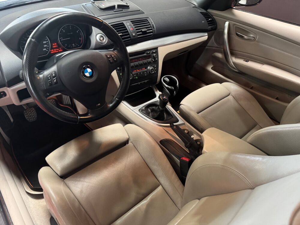 S&eacute;rie 1 CABRIOLET 118D 143 CH M SPORT DESIGN / SIEGES CHAUFFANTS / R 2011 occasion 29000 Quimper