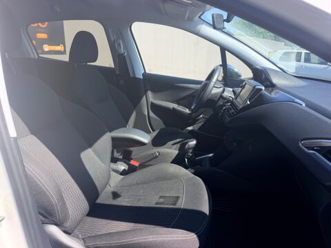 208 1.2 PURETECH 82 CH STYLE + RADAR AR 2017 occasion 97410 Saint-Pierre