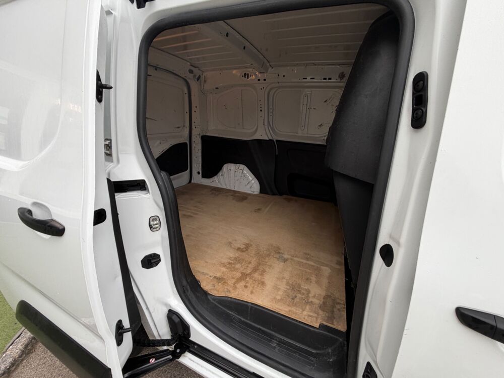 Berlingo III FOURGON M 100Ch - 1&Egrave;RE MAIN - TVA RECUPERABLE - RADAR DE 2022 occasion 27000 &Eacute;vreux