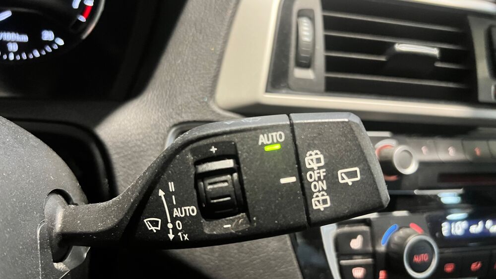 S&eacute;rie 1 1.5 118 I 135ch LOUNGE - REGULATEUR DE VITESSE - AIDE AU PAR 2018 occasion 33610 Cestas