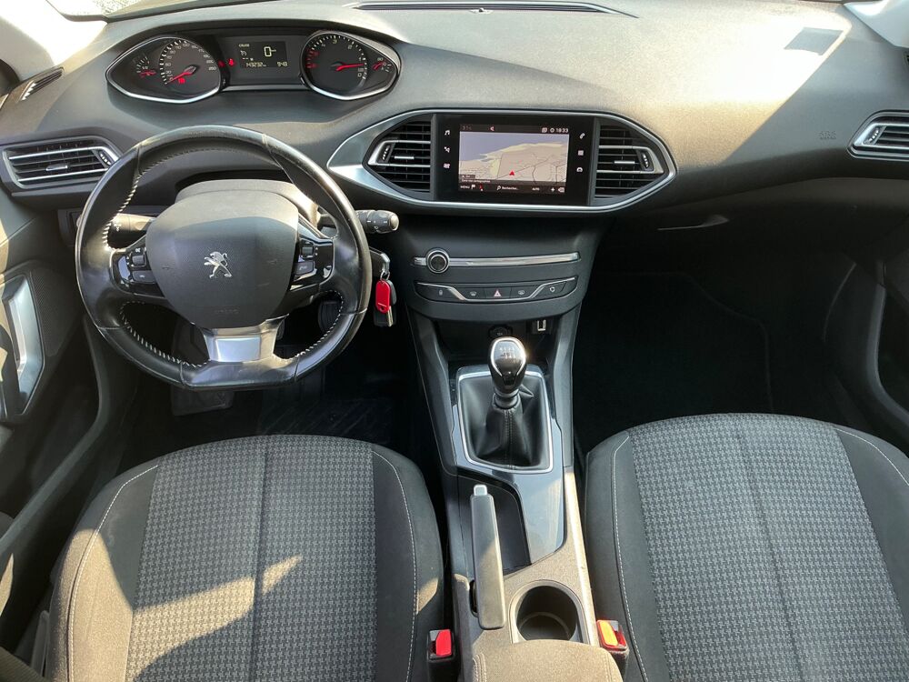 308 GENERATION-II 1.5 BLUEHDI 130 CH ACTIVE PACK START-STOP / CA 2019 occasion 17000 La Rochelle
