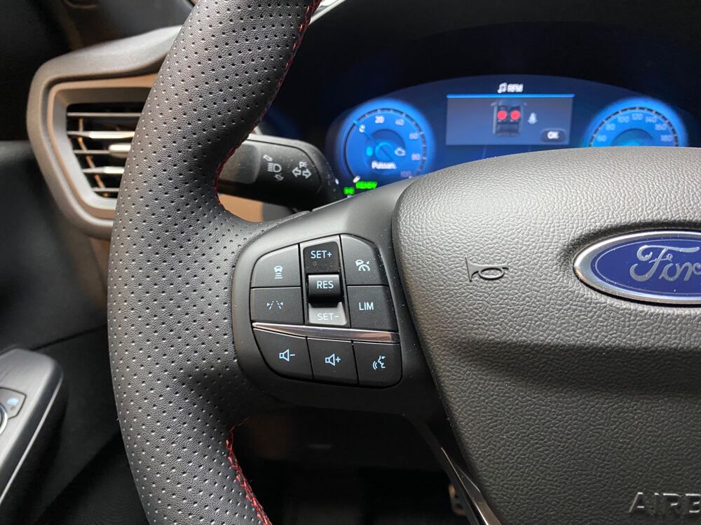 Kuga 2.5 DURATEC 180H 150 HYBRID FHEV ST LINE X 4X2 / TOIT OUVRAN 2024 occasion 33320 Eysines