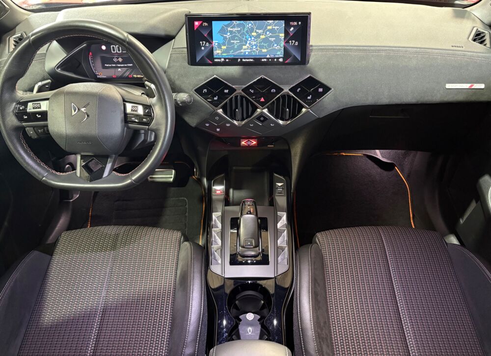 DS3 CROSSBACK 1.5 130 CH PERFORMANCE LINE EAT8 / RADARS AV & AR 2022 occasion 29000 Quimper