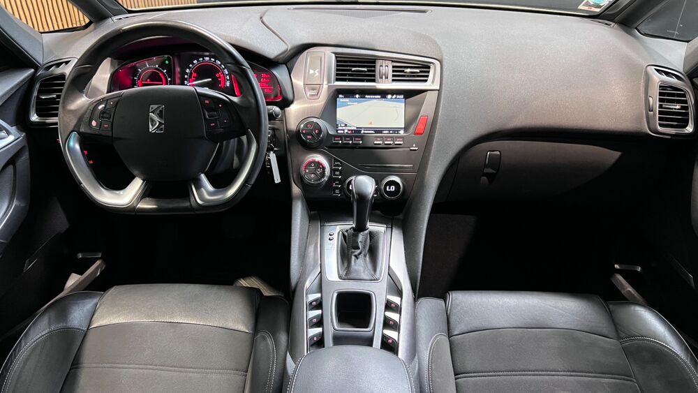 DS5 1.6 BLUEHDI 120 Ch S&S SO CHIC EAT6 - DISTRI NEUVE - CARPLAY 2018 occasion 33610 Cestas
