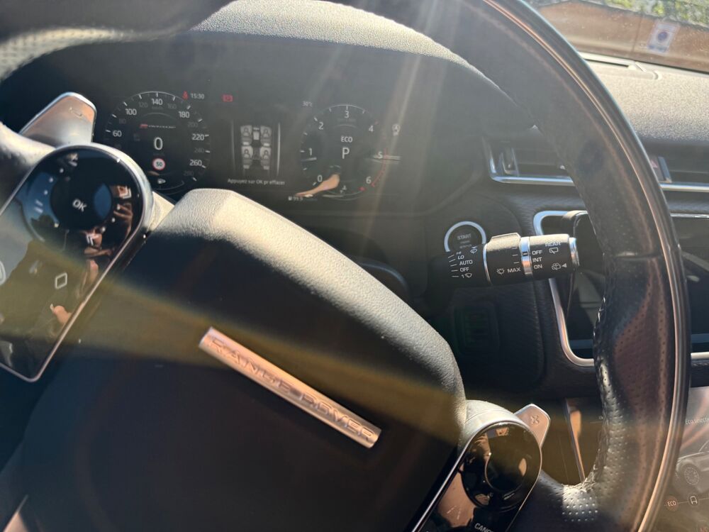 Range rover velar 3.0 D300 4WD BVA 1E MAIN SUIVI LAND ROVER CARPLAY 2017 occasion 25000 Besan&ccedil;on
