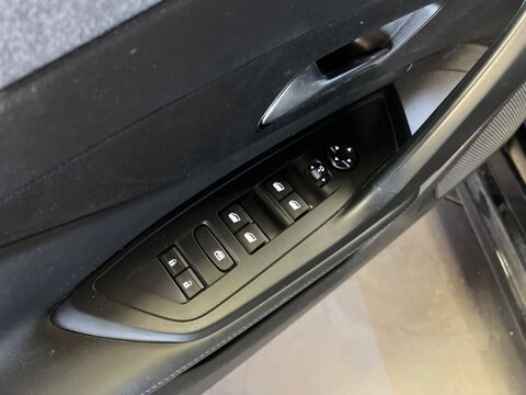 308 SW 1.5 130 ALLURE BVA // APPLE CARPLAY // CAMERA 360 // SlEG 2024 occasion 44300 Nantes